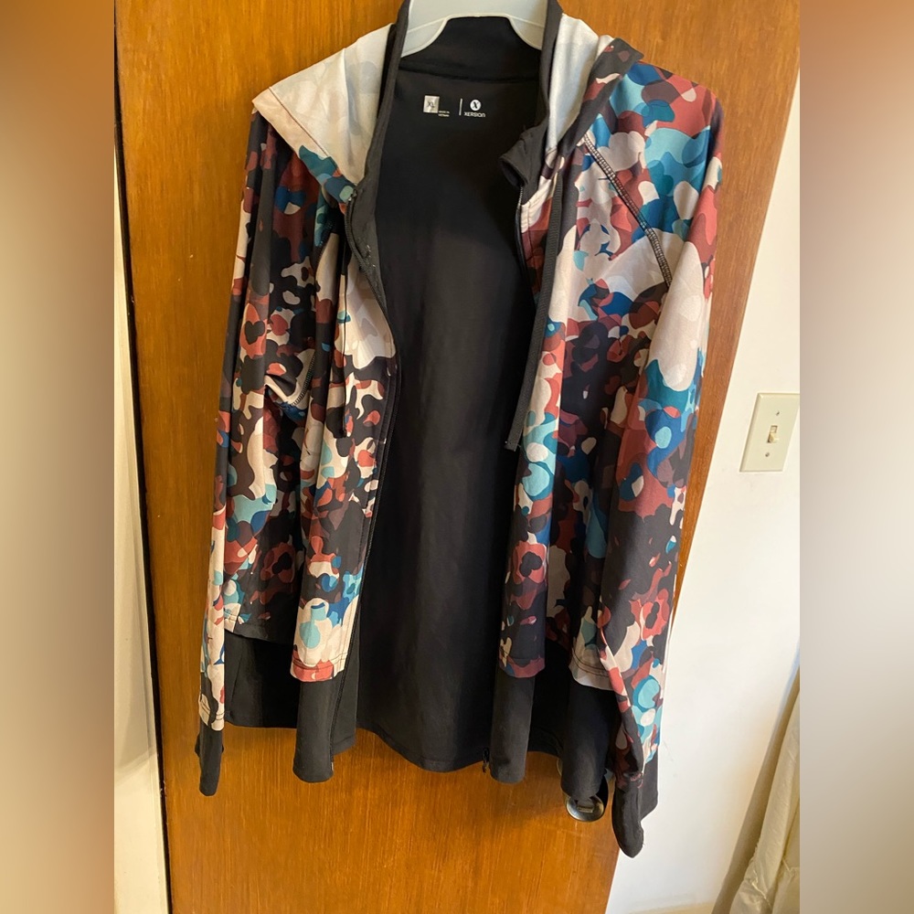 Women’s XL Xersion Quick-Dri Black/Multi Color Camo Hoodie NWT